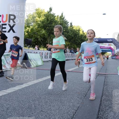 06.09.2026 - CURREX Alsterlauf Yannick Fuchs http://msf.ph/oto/10228671 06.09.2026 10:54:31 Ziel 162, 179, 207, 240, 297, 304, 318, 326, 329, 333, 343, 351, 357, 361, 367, 387, 390, 456, 8343 meine-sportfotos.de