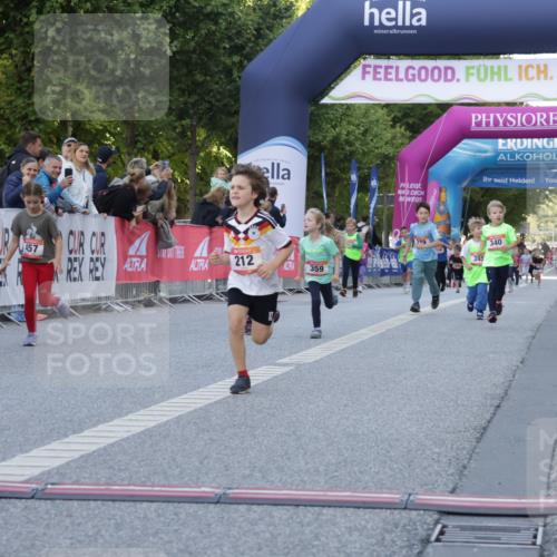 06.09.2026 - CURREX Alsterlauf Yannick Fuchs http://msf.ph/oto/10228688 06.09.2026 10:54:37 Ziel 162, 212, 228, 267, 297, 326, 328, 333, 340, 343, 351, 359, 367, 456, 457, 8343 meine-sportfotos.de