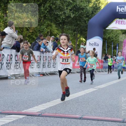 06.09.2026 - CURREX Alsterlauf Yannick Fuchs http://msf.ph/oto/10228693 06.09.2026 10:54:38 Ziel 212, 228, 267, 297, 326, 328, 333, 340, 343, 351, 359, 367, 457, 8343 meine-sportfotos.de