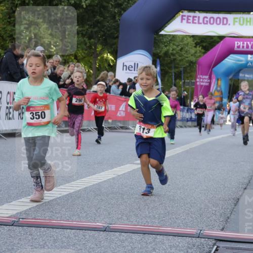 06.09.2026 - CURREX Alsterlauf Yannick Fuchs http://msf.ph/oto/10228737 06.09.2026 10:54:53 Ziel 160, 234, 290, 313, 315, 322, 345, 348, 350, 398, 423, 8287 meine-sportfotos.de