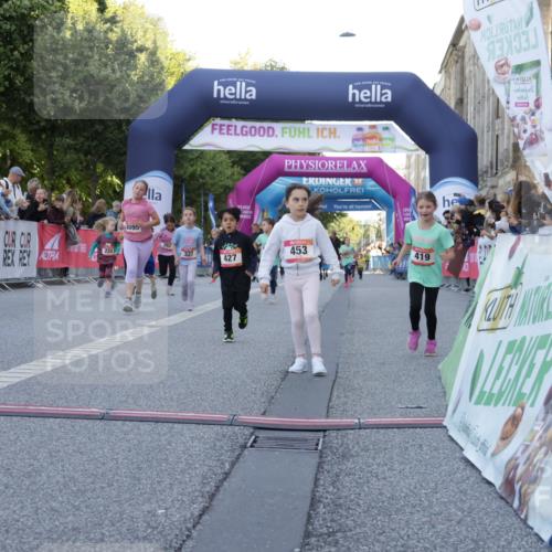 06.09.2026 - CURREX Alsterlauf Yannick Fuchs http://msf.ph/oto/10228750 06.09.2026 10:55:01 Ziel 160, 196, 234, 244, 261, 262, 287, 290, 313, 327, 348, 350, 419, 424, 427, 447, 453, 8095 meine-sportfotos.de