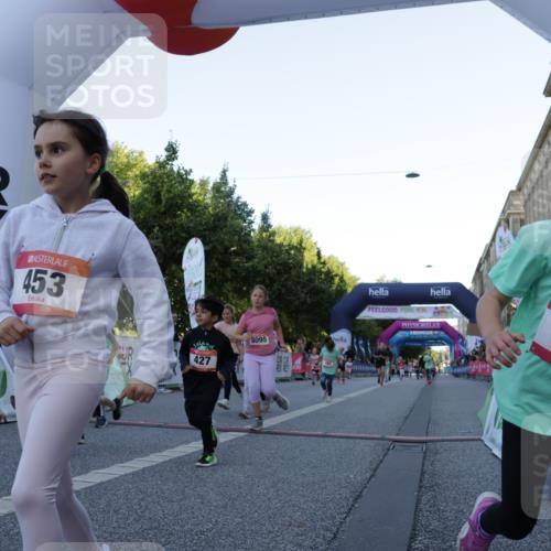 06.09.2026 - CURREX Alsterlauf Yannick Fuchs http://msf.ph/oto/10228757 06.09.2026 10:55:04 Ziel 160, 196, 224, 244, 261, 262, 287, 290, 294, 327, 393, 419, 424, 427, 447, 453, 8095 meine-sportfotos.de
