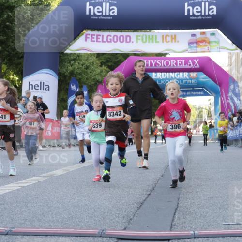 06.09.2026 - CURREX Alsterlauf Yannick Fuchs http://msf.ph/oto/10228768 06.09.2026 10:55:15 Ziel 163, 167, 194, 294, 339, 393, 396, 411, 421, 441, 8067, 8342 meine-sportfotos.de