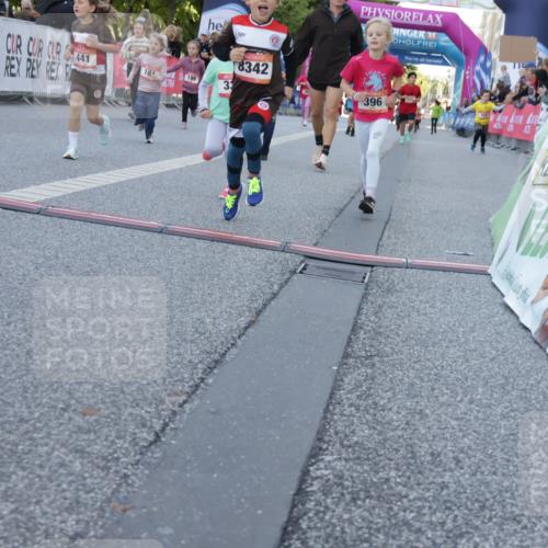 06.09.2026 - CURREX Alsterlauf Yannick Fuchs http://msf.ph/oto/10228774 06.09.2026 10:55:16 Ziel 163, 167, 181, 194, 291, 339, 396, 411, 421, 439, 441, 8067, 8342 meine-sportfotos.de