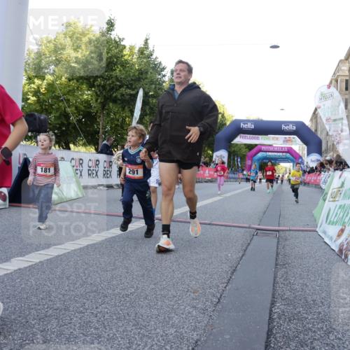 06.09.2026 - CURREX Alsterlauf Yannick Fuchs http://msf.ph/oto/10228787 06.09.2026 10:55:20 Ziel 156, 163, 181, 198, 199, 242, 291, 339, 368, 396, 411, 421, 439, 441, 8067, 8342 meine-sportfotos.de