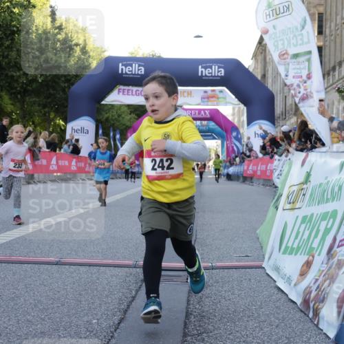 06.09.2026 - CURREX Alsterlauf Yannick Fuchs http://msf.ph/oto/10228794 06.09.2026 10:55:23 Ziel 156, 181, 198, 199, 232, 242, 291, 339, 368, 369, 396, 439, 441, 8342 meine-sportfotos.de