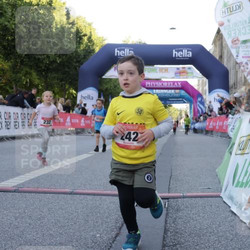 06.09.2026 - CURREX Alsterlauf Yannick Fuchs http://msf.ph/oto/10228795 06.09.2026 10:55:23 Ziel 156, 181, 198, 199, 232, 242, 291, 339, 368, 369, 396, 439, 441, 8342 meine-sportfotos.de