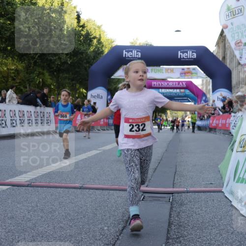 06.09.2026 - CURREX Alsterlauf Yannick Fuchs http://msf.ph/oto/10228797 06.09.2026 10:55:25 Ziel 156, 181, 198, 199, 232, 242, 291, 339, 368, 369, 396, 435, 439, 441 meine-sportfotos.de