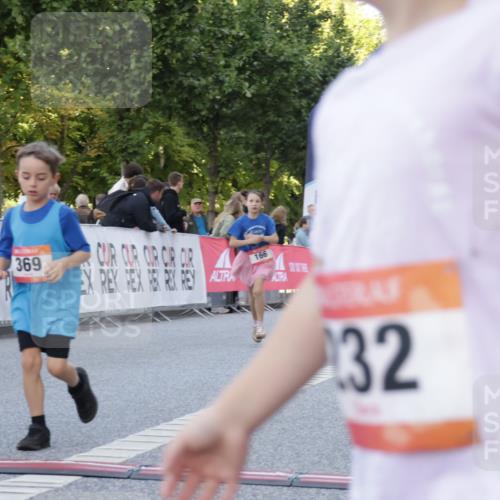 06.09.2026 - CURREX Alsterlauf Yannick Fuchs http://msf.ph/oto/10228802 06.09.2026 10:55:27 Ziel 156, 166, 181, 198, 199, 232, 242, 291, 368, 369, 435, 439 meine-sportfotos.de