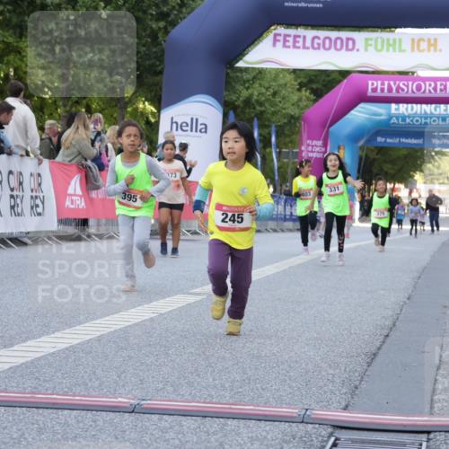 06.09.2026 - CURREX Alsterlauf Yannick Fuchs http://msf.ph/oto/10228835 06.09.2026 10:55:51 Ziel 245, 366, 395, 410 meine-sportfotos.de