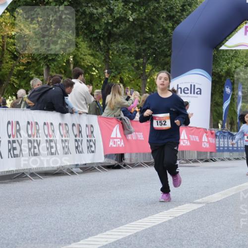 06.09.2026 - CURREX Alsterlauf Yannick Fuchs http://msf.ph/oto/10228855 06.09.2026 10:56:07 Ziel 152, 375 meine-sportfotos.de
