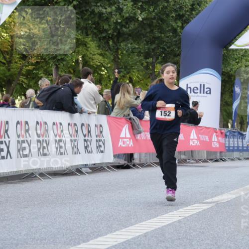 06.09.2026 - CURREX Alsterlauf Yannick Fuchs http://msf.ph/oto/10228856 06.09.2026 10:56:07 Ziel 152, 375 meine-sportfotos.de