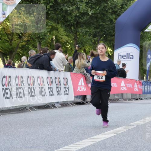 06.09.2026 - CURREX Alsterlauf Yannick Fuchs http://msf.ph/oto/10228857 06.09.2026 10:56:07 Ziel 152, 375 meine-sportfotos.de