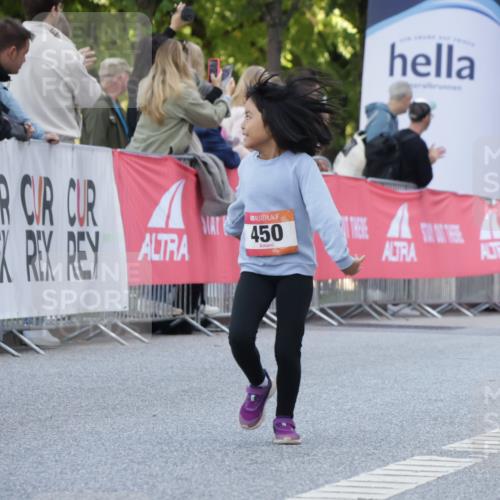 06.09.2026 - CURREX Alsterlauf Yannick Fuchs http://msf.ph/oto/10228861 06.09.2026 10:56:10 Ziel 152, 375, 450 meine-sportfotos.de