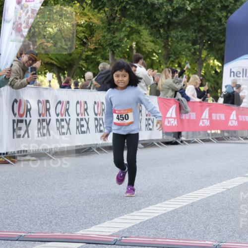 06.09.2026 - CURREX Alsterlauf Yannick Fuchs http://msf.ph/oto/10228867 06.09.2026 10:56:12 Ziel 152, 271, 450, 8168 meine-sportfotos.de