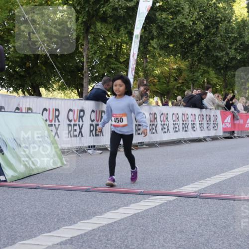 06.09.2026 - CURREX Alsterlauf Yannick Fuchs http://msf.ph/oto/10228869 06.09.2026 10:56:14 Ziel 152, 271, 450, 8168 meine-sportfotos.de