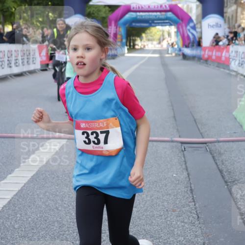 06.09.2026 - CURREX Alsterlauf Yannick Fuchs http://msf.ph/oto/10228876 06.09.2026 10:56:25 Ziel 319, 337, 8317 meine-sportfotos.de