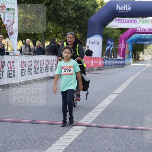 06.09.2026 - CURREX Alsterlauf Yannick Fuchs http://msf.ph/oto/10228877 06.09.2026 10:56:27 Ziel 319, 337, 8317 meine-sportfotos.de