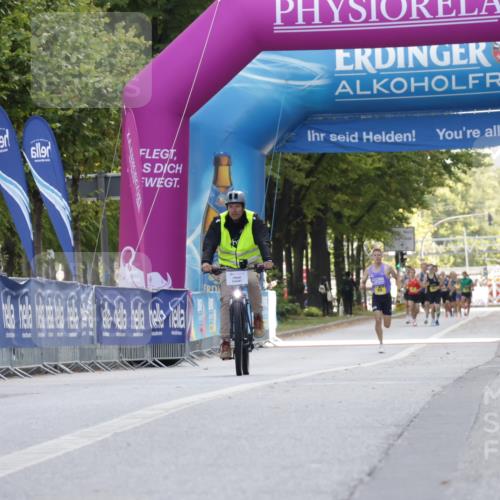 06.09.2026 - CURREX Alsterlauf Yannick Fuchs http://msf.ph/oto/10228895 06.09.2026 11:03:33 Ziel  meine-sportfotos.de