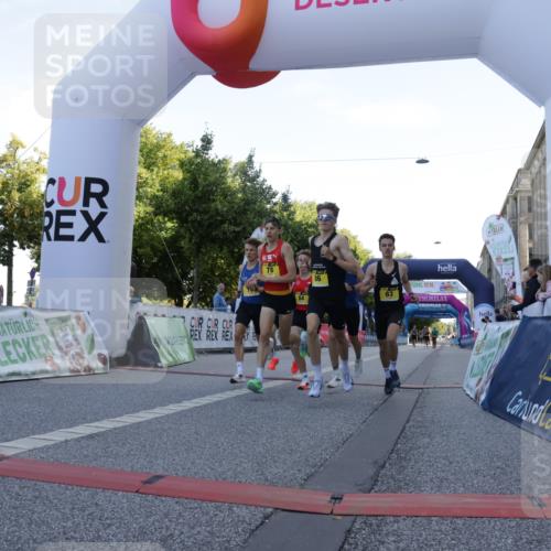 06.09.2026 - CURREX Alsterlauf Yannick Fuchs http://msf.ph/oto/10228923 06.09.2026 11:03:59 Ziel 63, 64, 71, 75, 78, 86, 87 meine-sportfotos.de