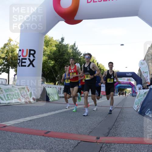 06.09.2026 - CURREX Alsterlauf Yannick Fuchs http://msf.ph/oto/10228924 06.09.2026 11:03:59 Ziel 63, 64, 71, 75, 78, 86, 87 meine-sportfotos.de