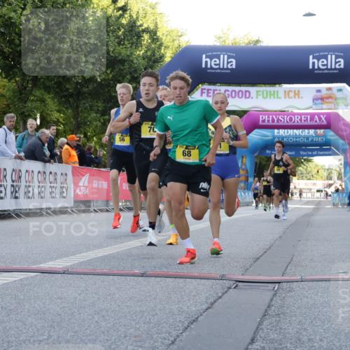 06.09.2026 - CURREX Alsterlauf Yannick Fuchs http://msf.ph/oto/10228936 06.09.2026 11:04:08 Ziel 55, 56, 66, 68, 69, 72, 76, 81, 90 meine-sportfotos.de