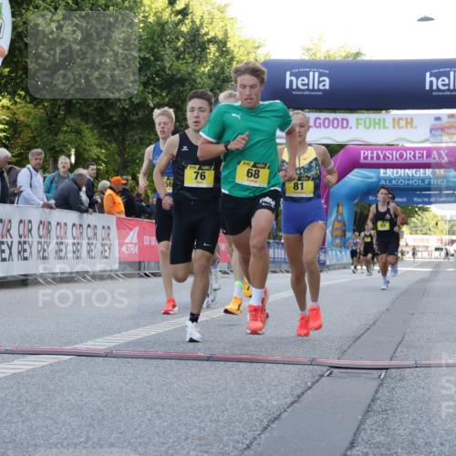 06.09.2026 - CURREX Alsterlauf Yannick Fuchs http://msf.ph/oto/10228937 06.09.2026 11:04:08 Ziel 55, 56, 66, 68, 69, 72, 76, 81, 90 meine-sportfotos.de