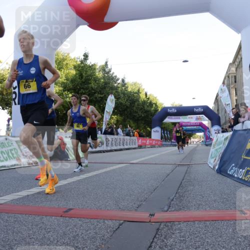 06.09.2026 - CURREX Alsterlauf Yannick Fuchs http://msf.ph/oto/10228945 06.09.2026 11:04:10 Ziel 55, 56, 66, 68, 69, 72, 76, 81, 90 meine-sportfotos.de
