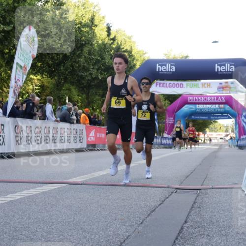 06.09.2026 - CURREX Alsterlauf Yannick Fuchs http://msf.ph/oto/10228947 06.09.2026 11:04:11 Ziel 55, 56, 66, 68, 69, 72, 76, 81, 90 meine-sportfotos.de