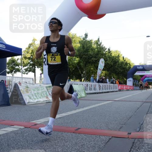 06.09.2026 - CURREX Alsterlauf Yannick Fuchs http://msf.ph/oto/10228954 06.09.2026 11:04:13 Ziel 55, 56, 66, 68, 69, 72, 76, 81, 90 meine-sportfotos.de