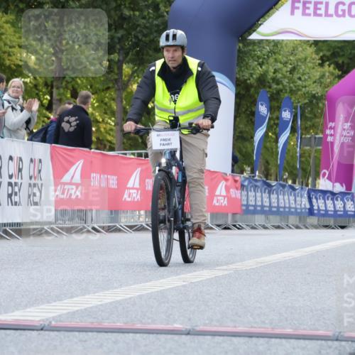 06.09.2026 - CURREX Alsterlauf Yannick Fuchs http://msf.ph/oto/10229001 06.09.2026 11:06:32 Ziel  meine-sportfotos.de