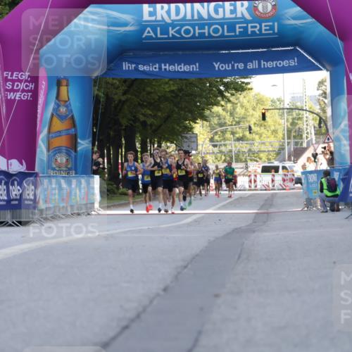 06.09.2026 - CURREX Alsterlauf Yannick Fuchs http://msf.ph/oto/10229008 06.09.2026 11:06:50 Ziel  meine-sportfotos.de