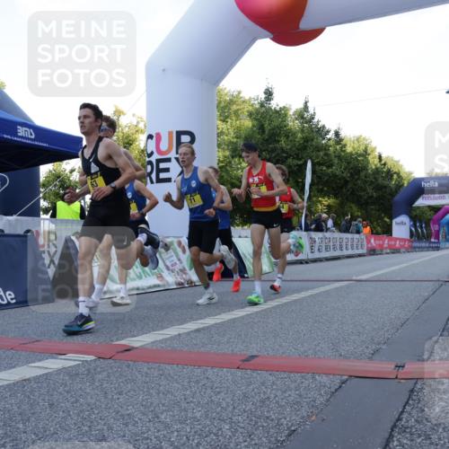 06.09.2026 - CURREX Alsterlauf Yannick Fuchs http://msf.ph/oto/10229022 06.09.2026 11:07:08 Ziel 63, 64, 71, 75, 78, 86, 87 meine-sportfotos.de