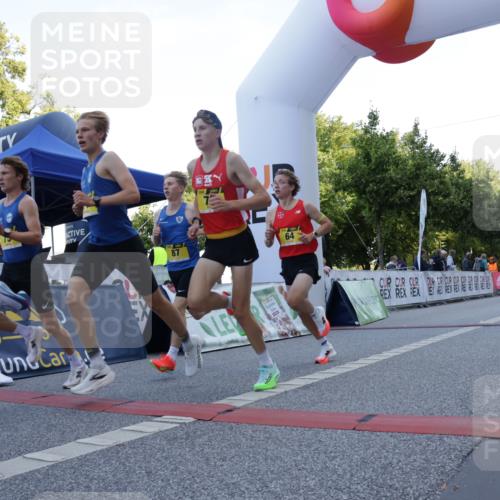06.09.2026 - CURREX Alsterlauf Yannick Fuchs http://msf.ph/oto/10229025 06.09.2026 11:07:09 Ziel 63, 64, 71, 75, 78, 86, 87 meine-sportfotos.de