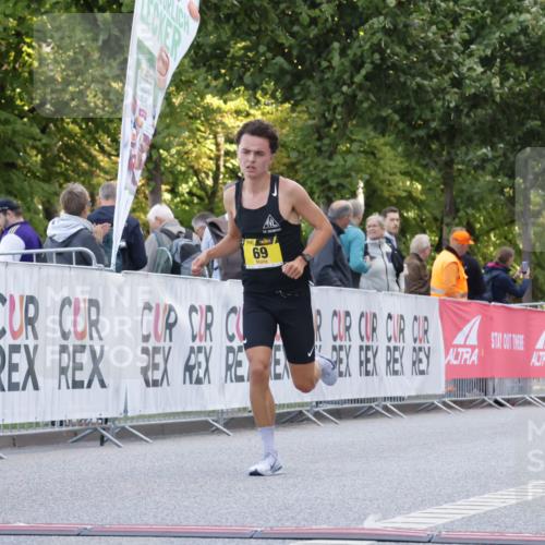 06.09.2026 - CURREX Alsterlauf Yannick Fuchs http://msf.ph/oto/10229056 06.09.2026 11:07:32 Ziel 55, 56, 66, 69, 81, 90 meine-sportfotos.de