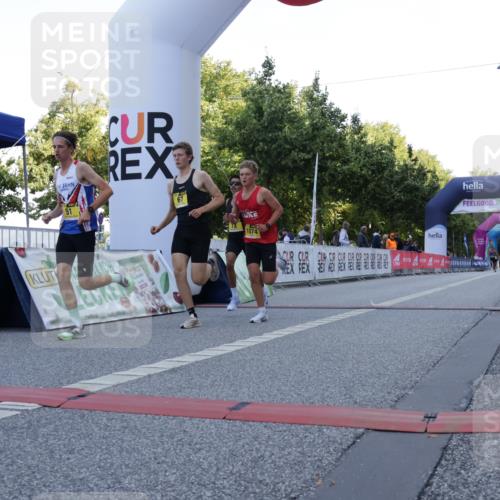 06.09.2026 - CURREX Alsterlauf Yannick Fuchs http://msf.ph/oto/10229065 06.09.2026 11:07:42 Ziel 51, 67, 72, 1074 meine-sportfotos.de