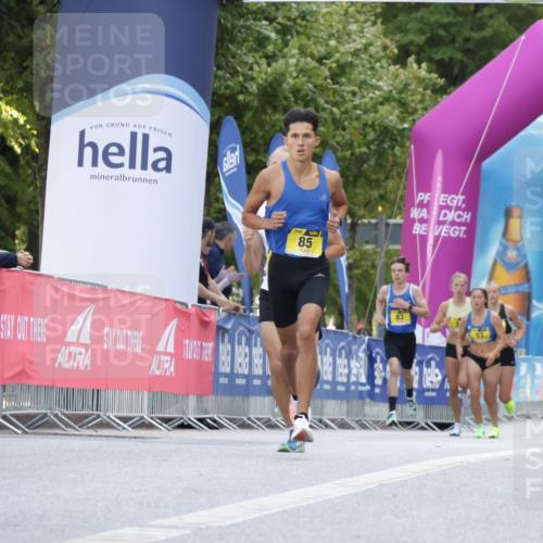 06.09.2026 - CURREX Alsterlauf Yannick Fuchs http://msf.ph/oto/10229070 06.09.2026 11:07:47 Ziel 51, 67, 72, 85, 1074 meine-sportfotos.de