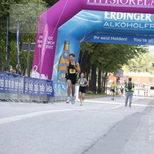 06.09.2026 - CURREX Alsterlauf Yannick Fuchs http://msf.ph/oto/10229087 06.09.2026 11:08:03 Ziel 53, 59, 83, 88 meine-sportfotos.de