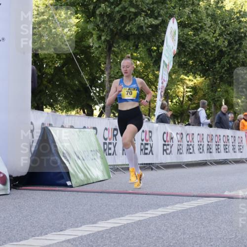 06.09.2026 - CURREX Alsterlauf Yannick Fuchs http://msf.ph/oto/10229098 06.09.2026 11:08:20 Ziel 70, 80 meine-sportfotos.de