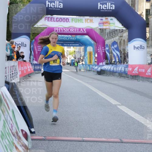 06.09.2026 - CURREX Alsterlauf Yannick Fuchs http://msf.ph/oto/10229111 06.09.2026 11:09:40 Ziel 82, 89 meine-sportfotos.de
