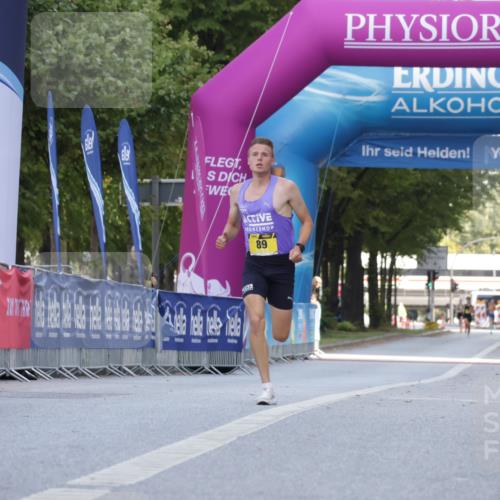 06.09.2026 - CURREX Alsterlauf Yannick Fuchs http://msf.ph/oto/10229115 06.09.2026 11:15:25 Ziel 83, 88, 89 meine-sportfotos.de