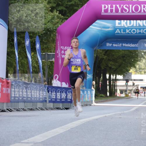 06.09.2026 - CURREX Alsterlauf Yannick Fuchs http://msf.ph/oto/10229116 06.09.2026 11:15:25 Ziel 83, 88, 89 meine-sportfotos.de
