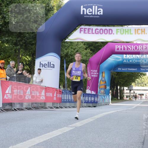06.09.2026 - CURREX Alsterlauf Yannick Fuchs http://msf.ph/oto/10229117 06.09.2026 11:15:26 Ziel 83, 88, 89 meine-sportfotos.de