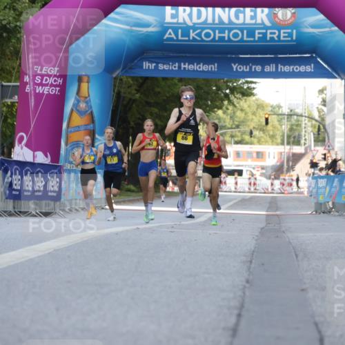 06.09.2026 - CURREX Alsterlauf Yannick Fuchs http://msf.ph/oto/10229137 06.09.2026 11:16:08 Ziel 80, 86 meine-sportfotos.de