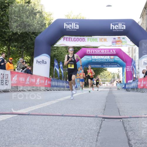 06.09.2026 - CURREX Alsterlauf Yannick Fuchs http://msf.ph/oto/10229144 06.09.2026 11:16:11 Ziel 80, 86 meine-sportfotos.de