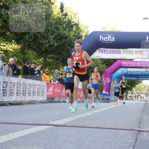 06.09.2026 - CURREX Alsterlauf Yannick Fuchs http://msf.ph/oto/10229156 06.09.2026 11:16:15 Ziel 62, 63, 71, 78, 80, 86, 87 meine-sportfotos.de