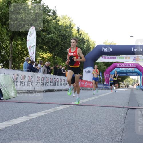 06.09.2026 - CURREX Alsterlauf Yannick Fuchs http://msf.ph/oto/10229160 06.09.2026 11:16:16 Ziel 62, 63, 71, 78, 80, 86, 87 meine-sportfotos.de