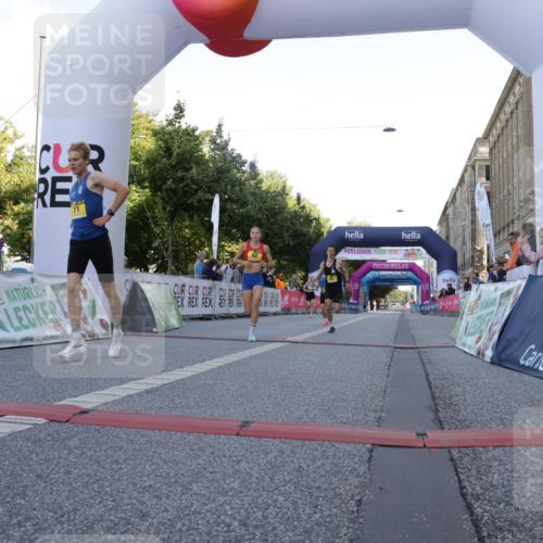 06.09.2026 - CURREX Alsterlauf Yannick Fuchs http://msf.ph/oto/10229167 06.09.2026 11:16:18 Ziel 62, 63, 70, 71, 78, 86, 87 meine-sportfotos.de