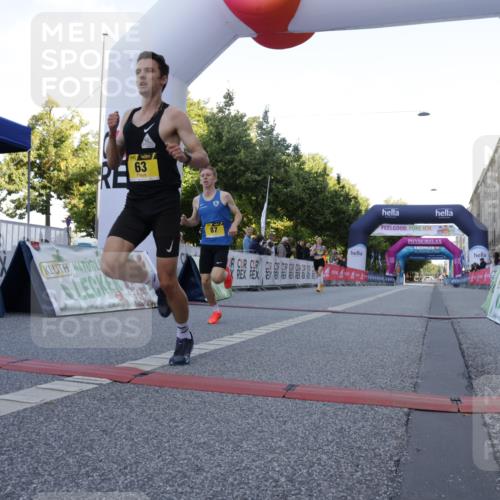 06.09.2026 - CURREX Alsterlauf Yannick Fuchs http://msf.ph/oto/10229175 06.09.2026 11:16:20 Ziel 62, 63, 70, 71, 78, 86, 87 meine-sportfotos.de