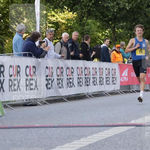 06.09.2026 - CURREX Alsterlauf Yannick Fuchs http://msf.ph/oto/10229184 06.09.2026 11:16:29 Ziel 70, 75 meine-sportfotos.de